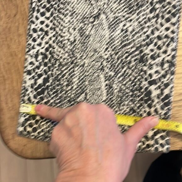 HOLLYWOOD SNAKE PRINT STRETCH FABRIC TROUSERS.  NEW WITH TAGS - Picture 5 of 13